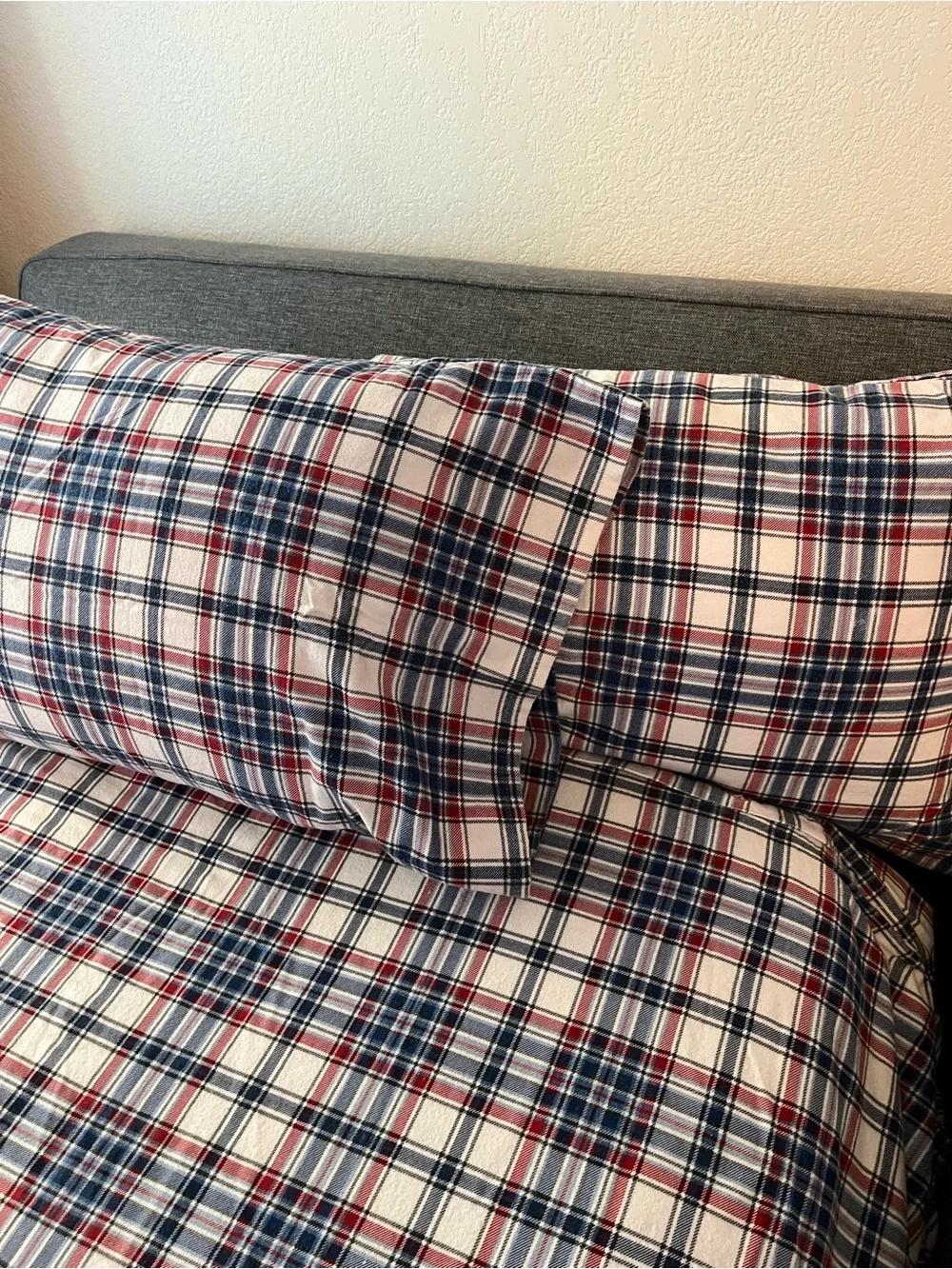IKEA Flannel Queen Size Duvet + 2 Pillowcases- Navy and Red Beautiful!